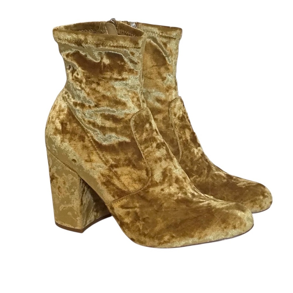 Steve Madden 9.5 Gaze Crushed Velvet Ankle Boots Mustard Womenβs Chunky Heels